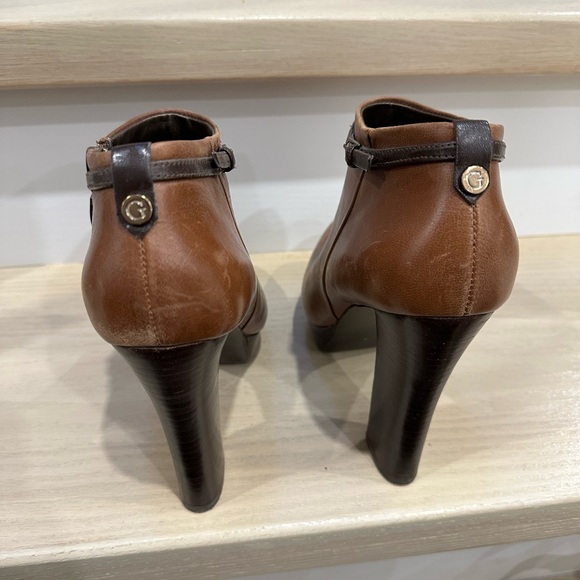 GUESS Boots (Size: 8) - Picture 5 of 5